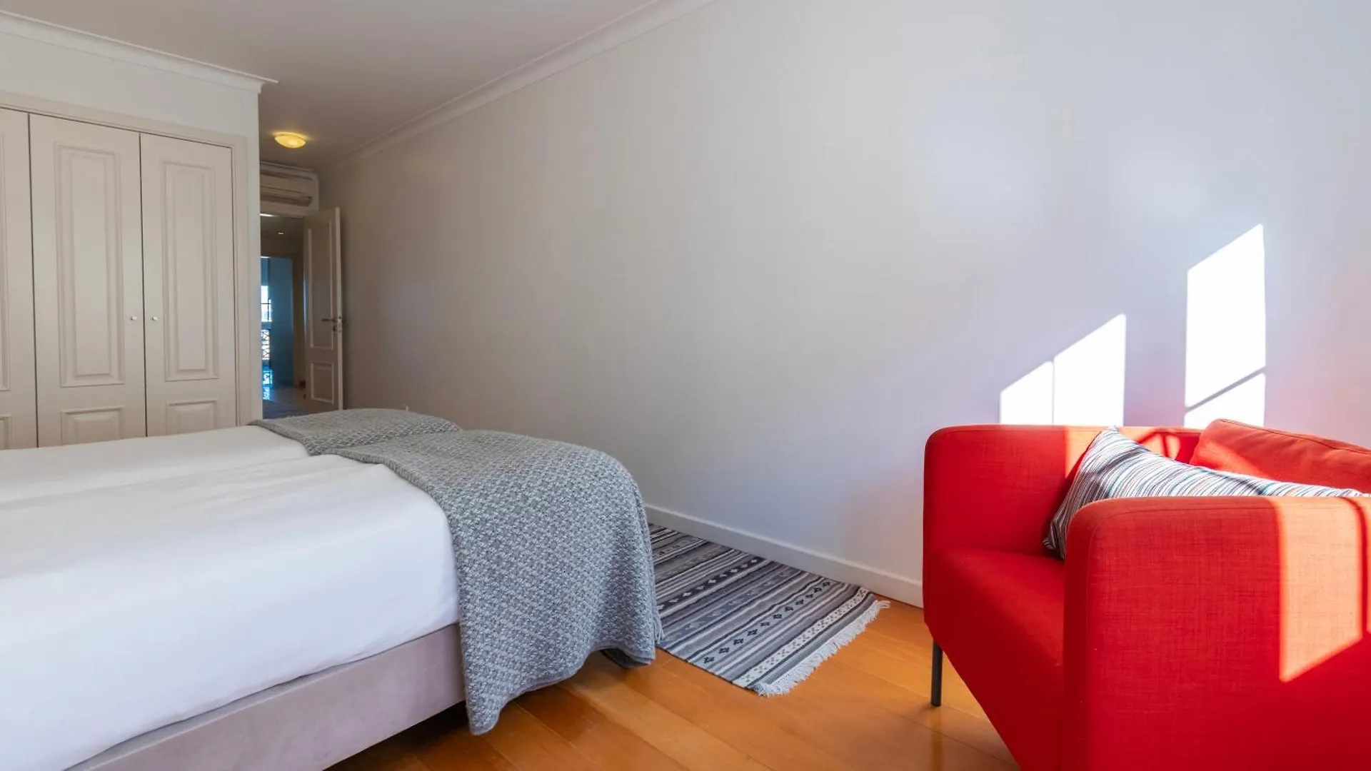 Stylish Apartment With Parking By Lovelystay Lisboa