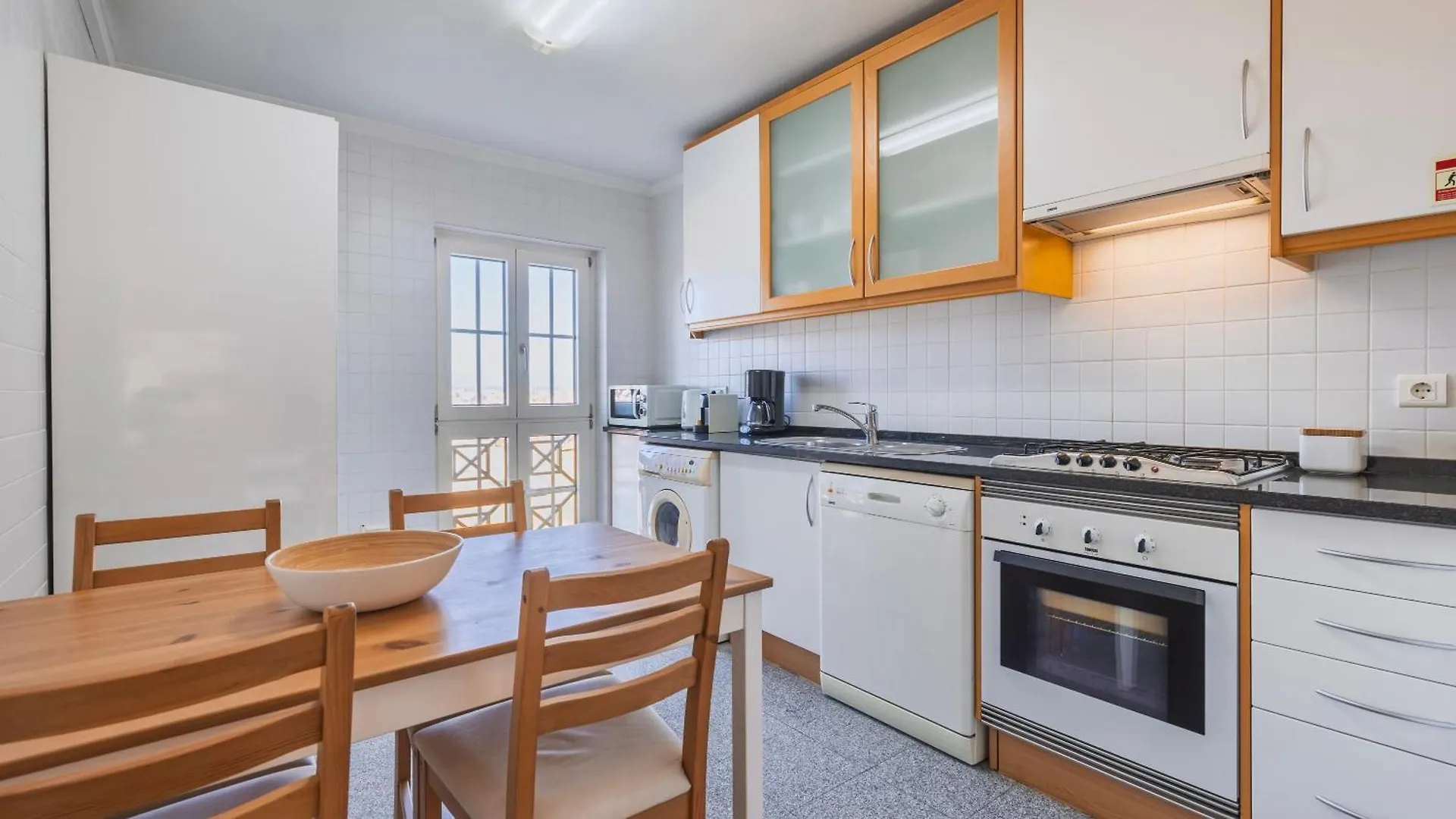 Stylish Apartment With Parking By Lovelystay Лиссабон Португалия