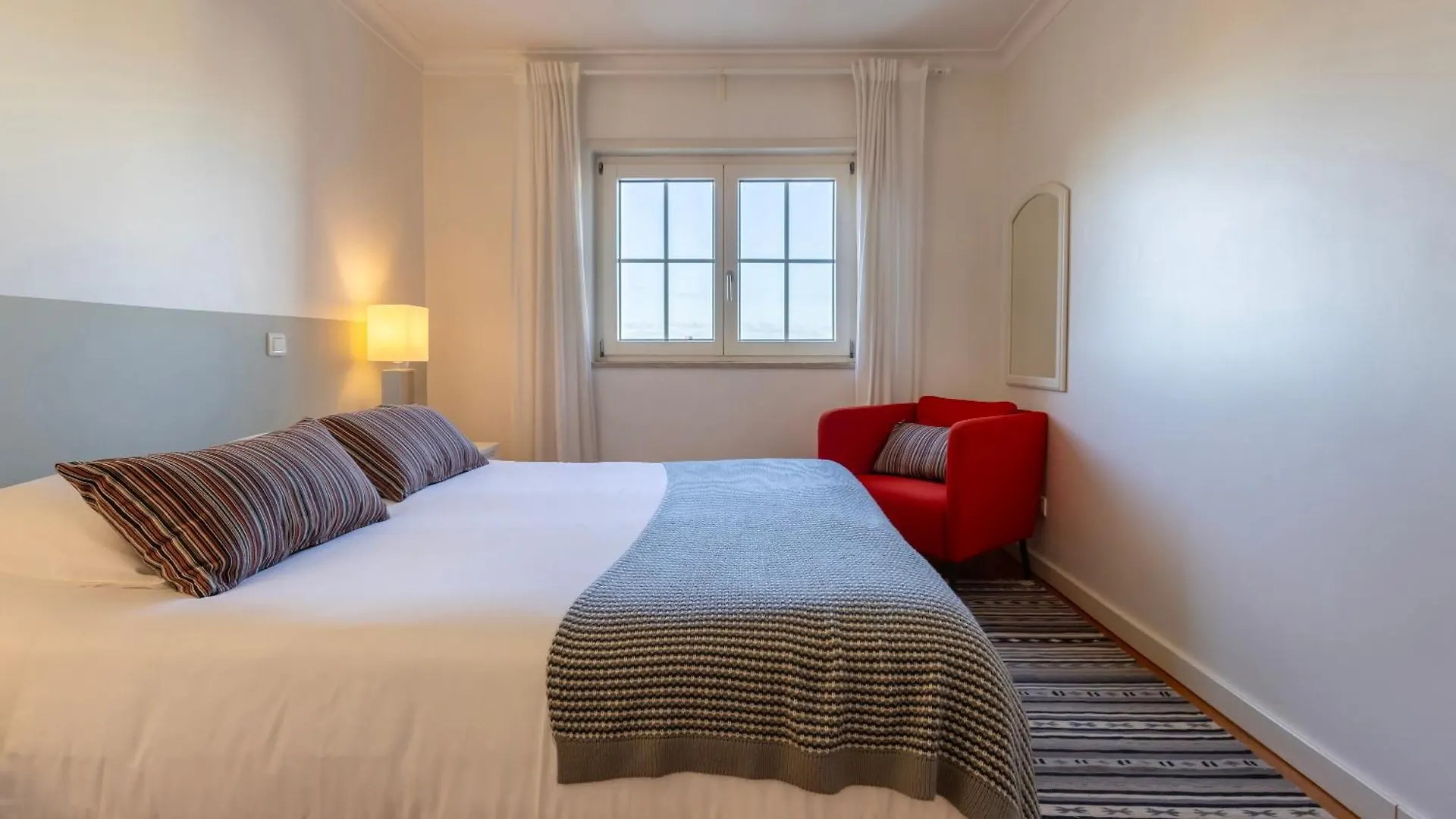 Stylish Apartment With Parking By Lovelystay Лиссабон
