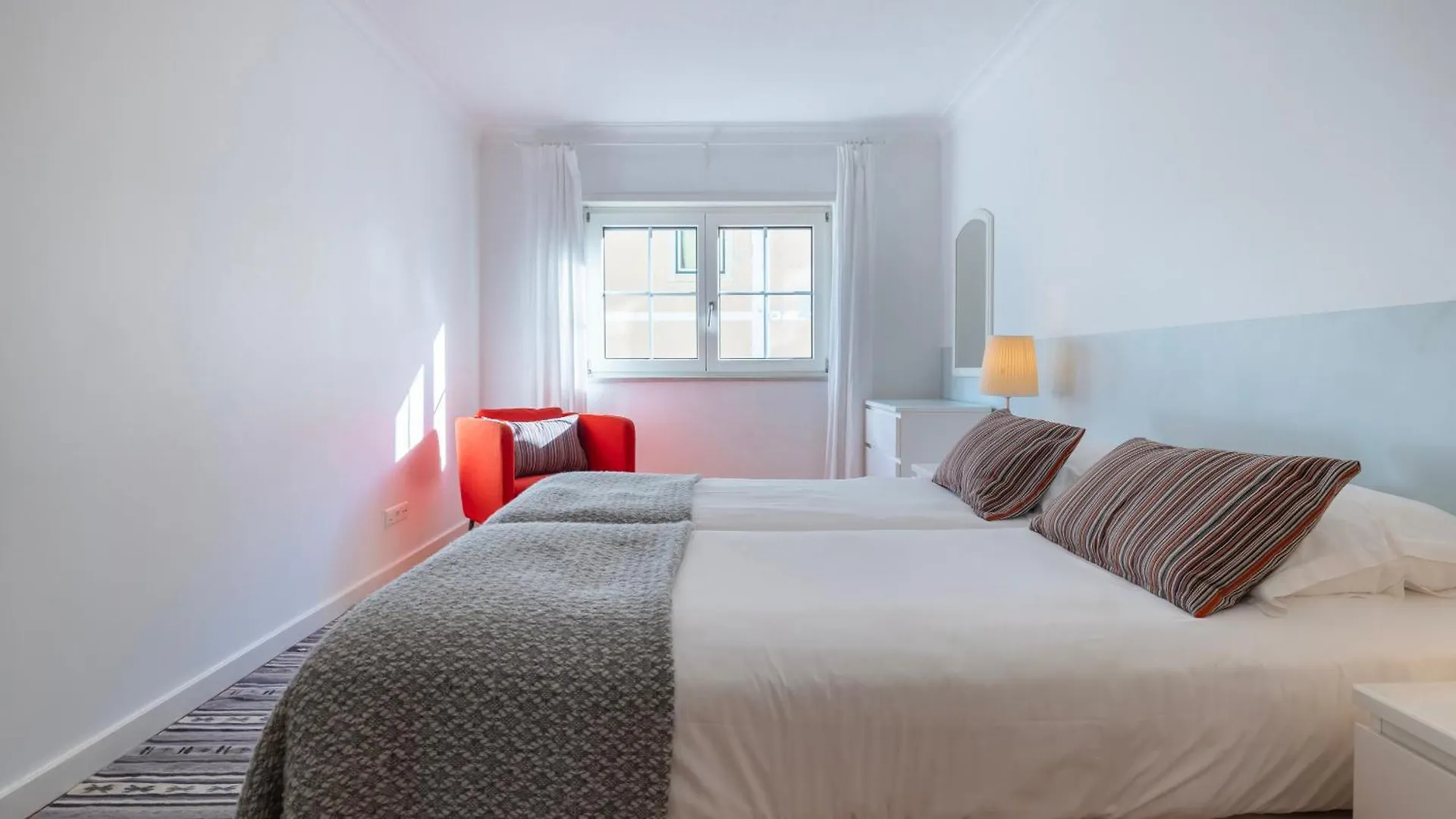 Stylish Apartment With Parking By Lovelystay Лиссабон 0*,  Португалия