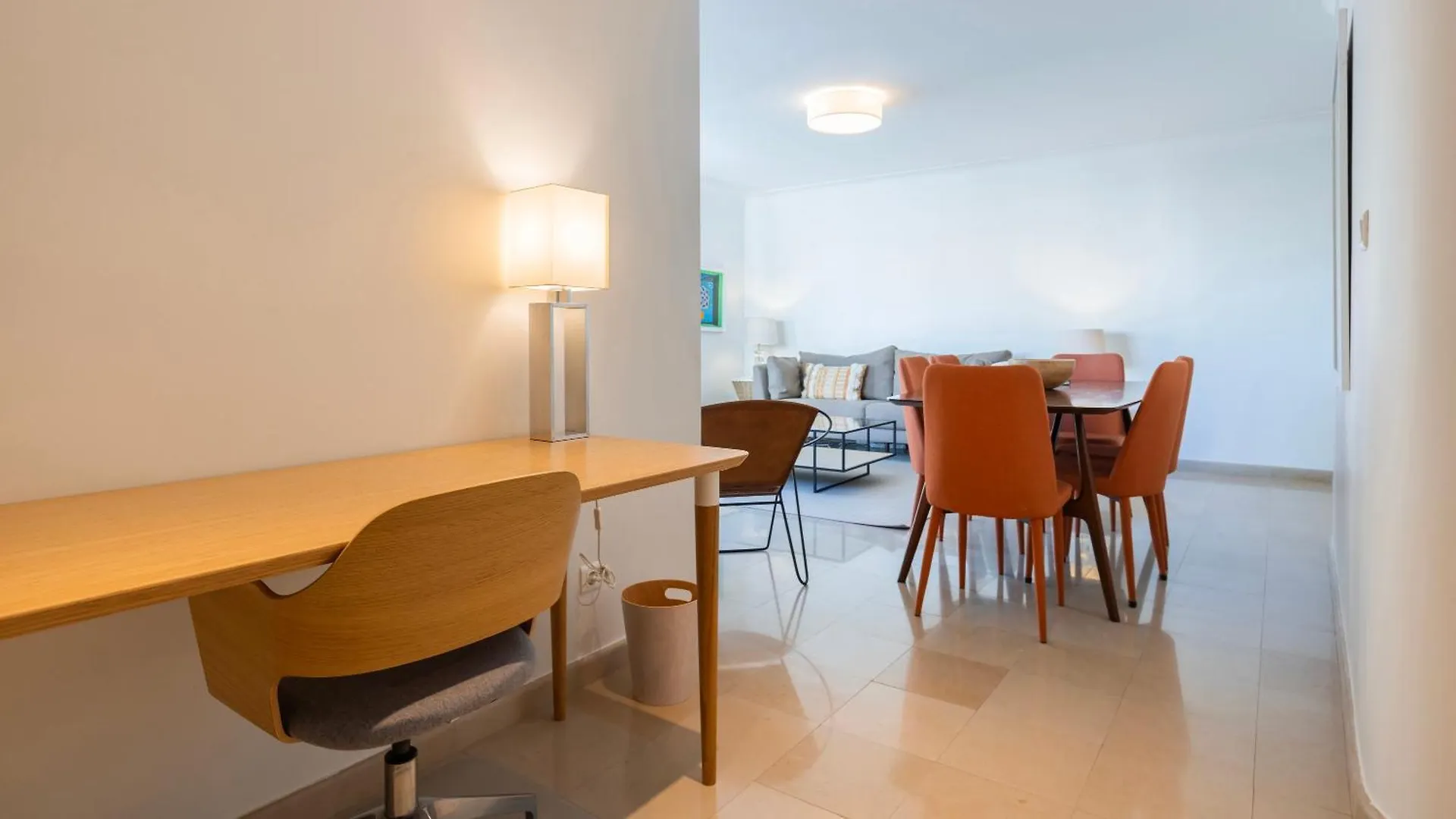 Stylish Apartment With Parking By Lovelystay Лиссабон