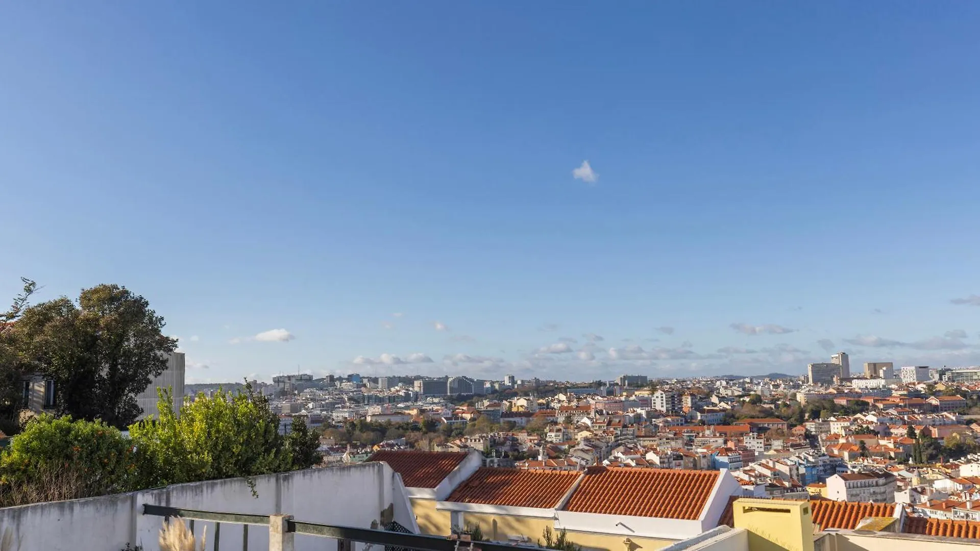 Stylish Apartment With Parking By Lovelystay Lisbon