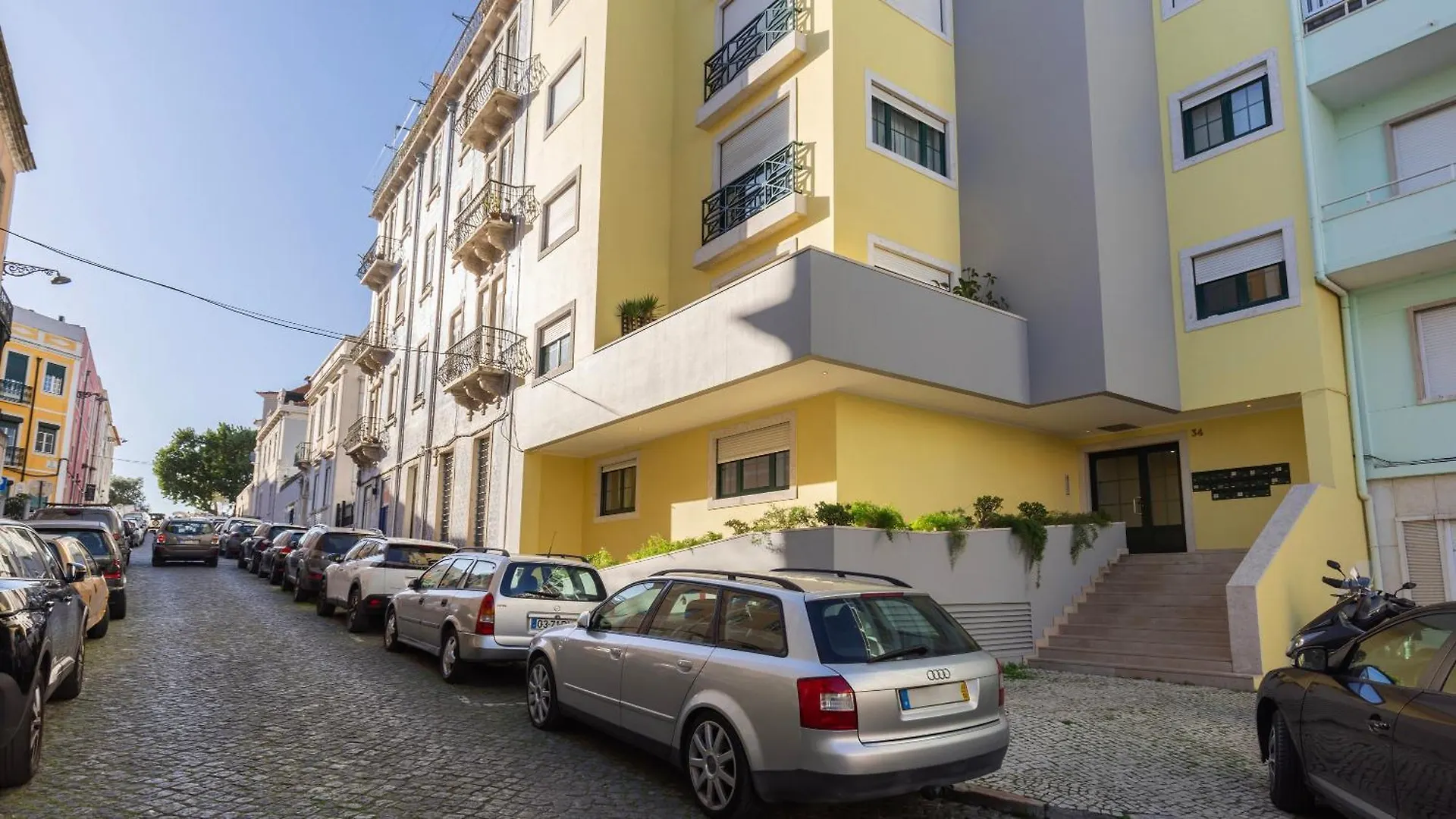 Stylish Apartment With Parking By Lovelystay Lisbon