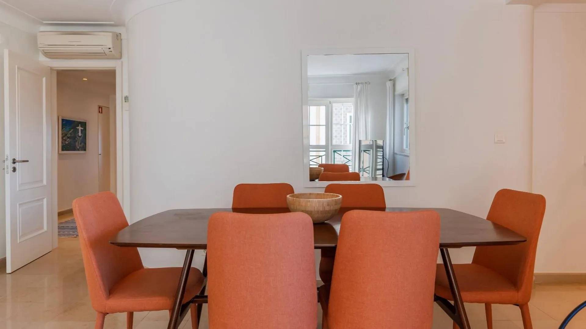 Stylish Apartment With Parking By Lovelystay Lisbon