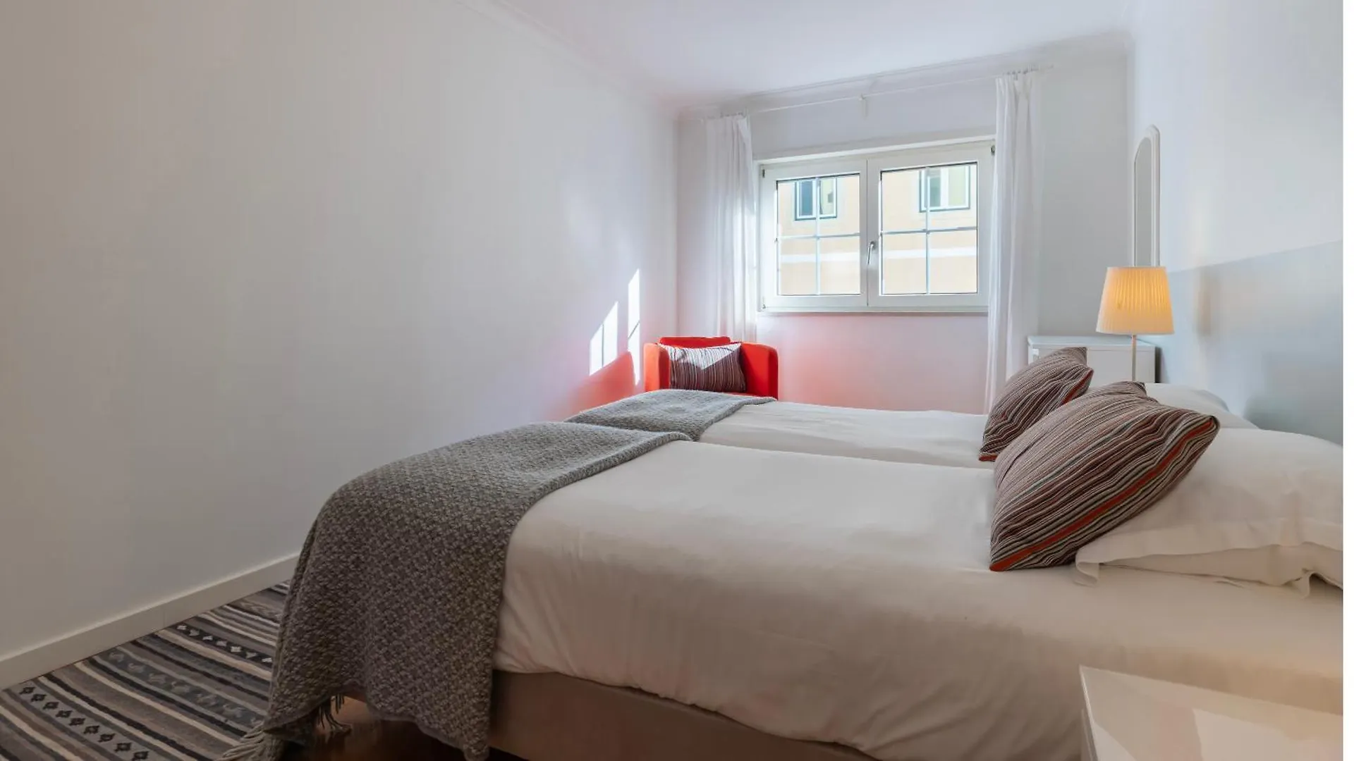 Stylish Apartment With Parking By Lovelystay Lisbon